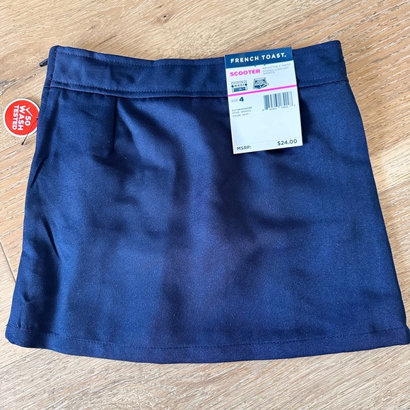 ***NEW*** size 4 school skirt - Picture 2 of 2